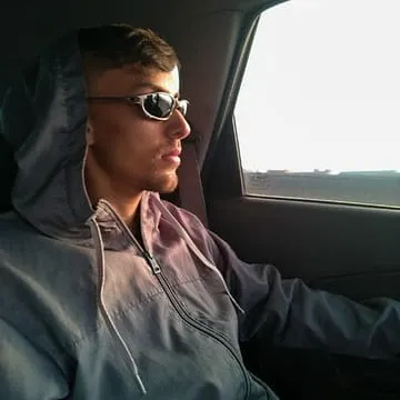 Leeo_Salles